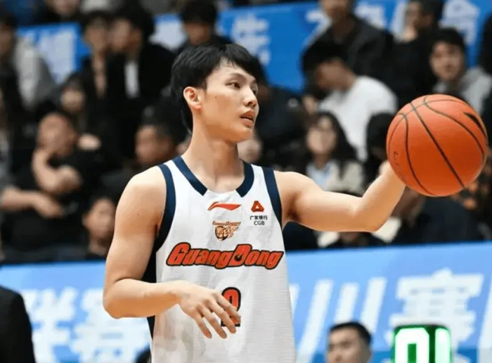 玩法-广东复仇江苏！徐杰+胡明轩+三外齐爆，张皓嘉末节崛起，小崔打铁|崔永元|球员|比赛|爆炸|数据_新浪体育_新浪新闻